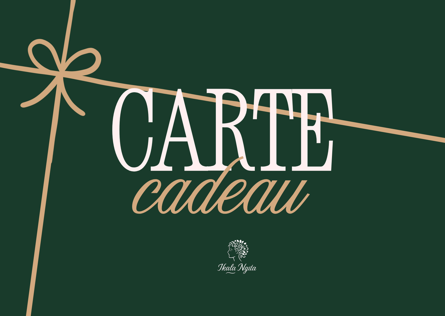 Carte cadeau Ikala Ngita verte avec ruban beige, idéale pour offrir des accessoires et soins capillaires pour cheveux texturés.