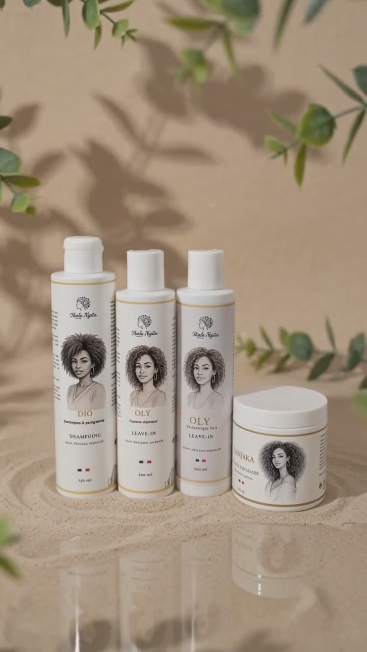 Charger la vidéo : Gamme de soins capillaires Ikala Ngita avec le shampoing Dio, les deux leave-in Oly et le masque Tanjaka, présentés dans un décor naturel