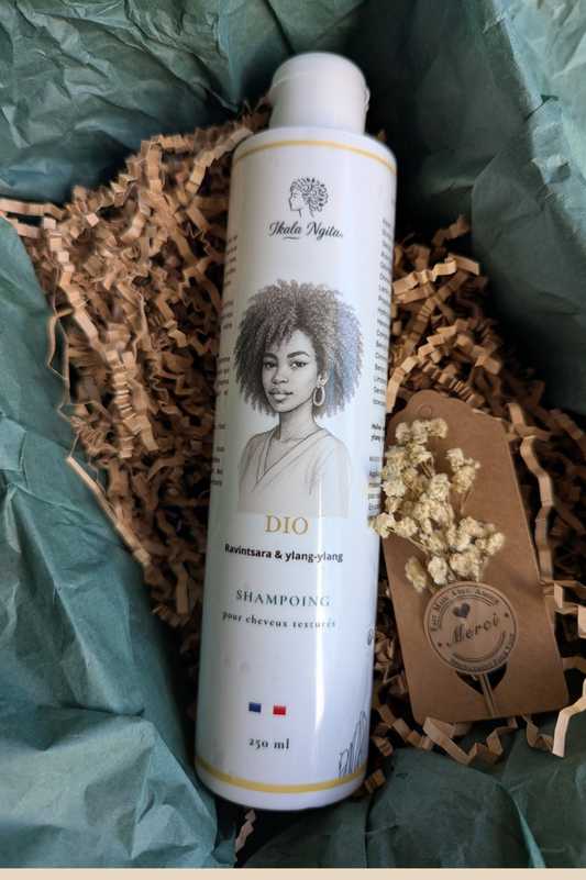 Shampoing naturel Dio Ikala Ngita pour cheveux texturés, bouclés, frisés et crépus